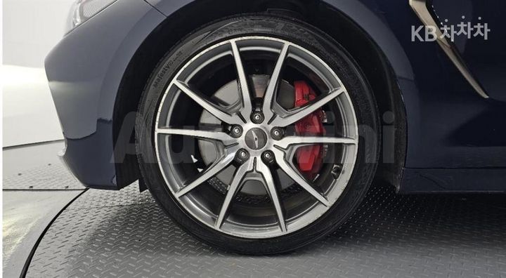 Genesis G70 2019 — 5