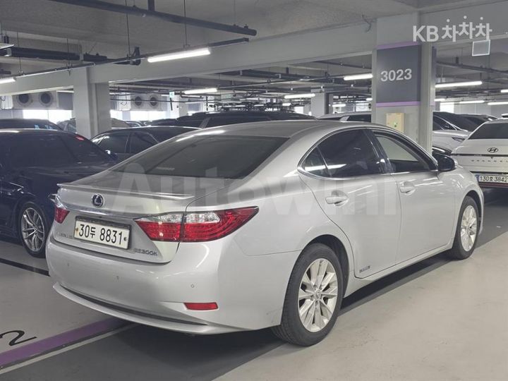 Lexus ES 2013 JTHBW1GG2D2028262 — 3