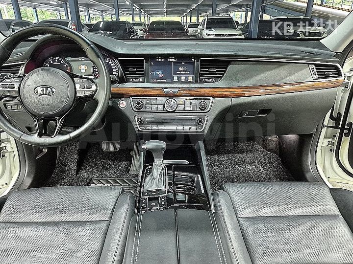 Kia K7 2017 KNALB415BHA056202 — 5