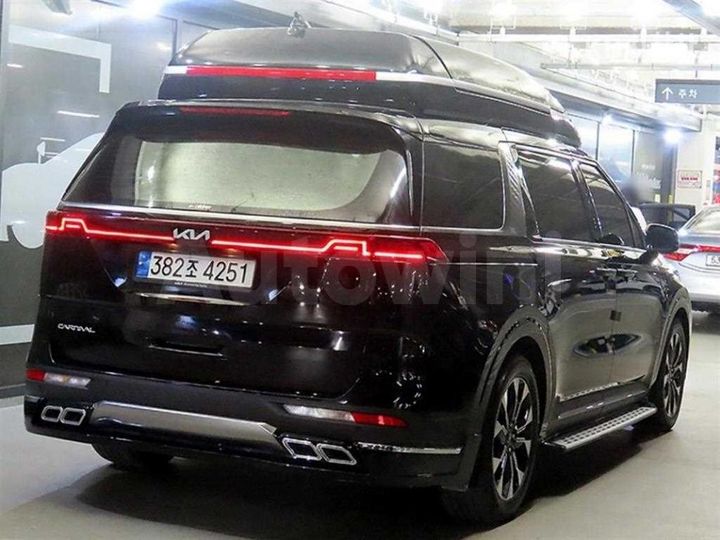 Kia Carnival 2023 KNANE81BBPS202858 — 4