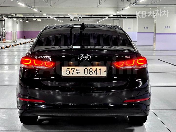 Hyundai Avante 2016 — 3