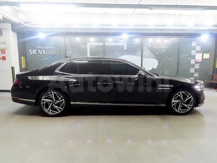 Genesis G90 2022 KMTFA41DDNU013351 — 3