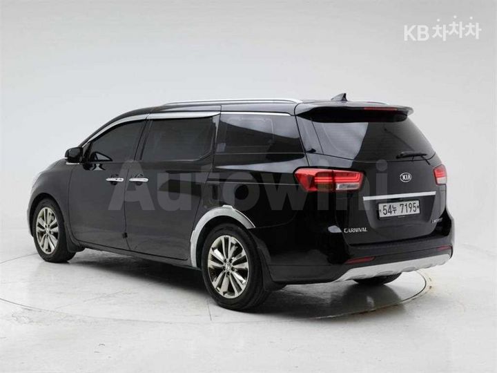 Kia Carnival 2018 KNAME81ABJS436159 — 4
