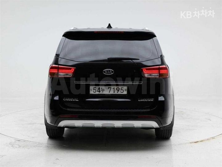 Kia Carnival 2018 KNAME81ABJS436159 — 5