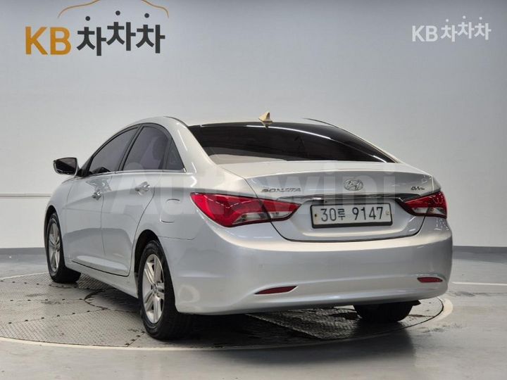 Hyundai Sonata 2013 KMHEC41ABDA560119 — 2