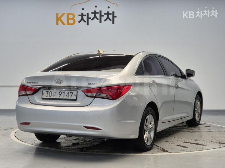 Hyundai Sonata 2013 KMHEC41ABDA560119 — 3