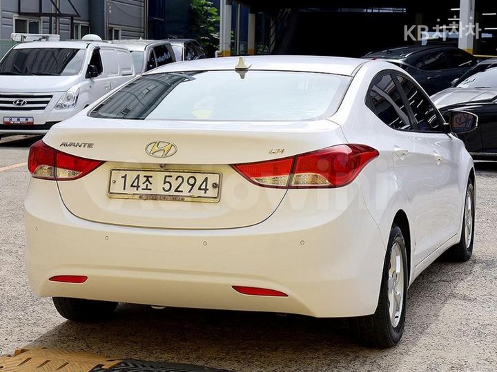 Hyundai Avante 2014 — 4