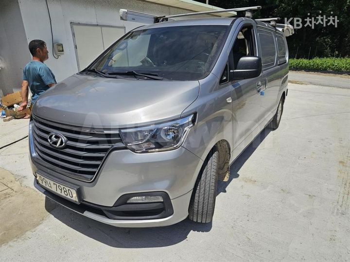 Hyundai Starex 2021 — 2