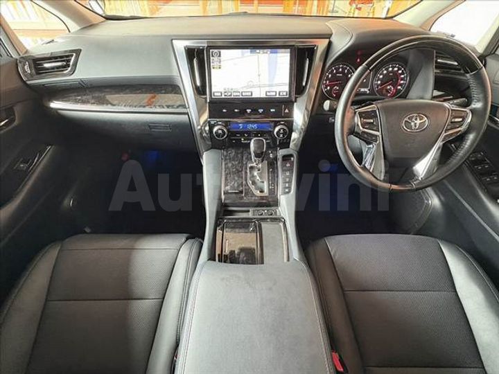 Toyota Alphard 2018 — 2