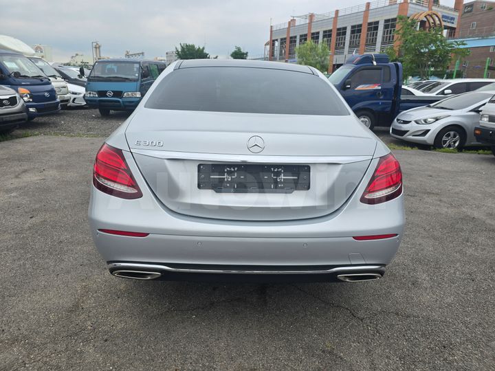 Mercedes-Benz E Class 2017 WDDZF4JB5HA142241 — 4