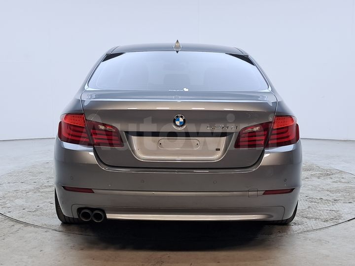 BMW 5 Series 2011 — 5