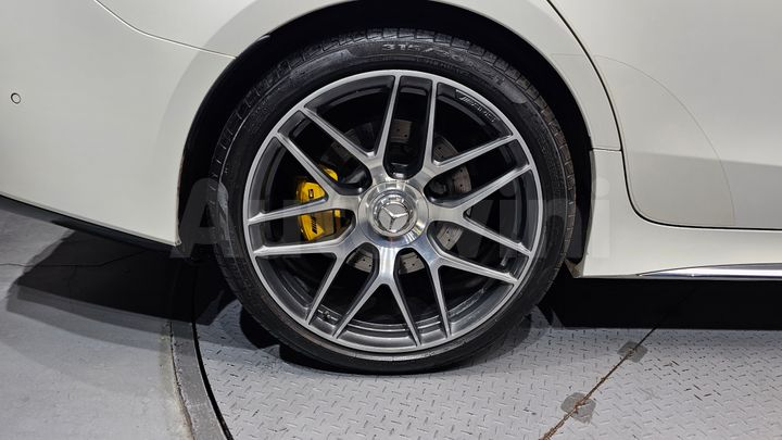 Mercedes-Benz AMG GT 2023 — 5