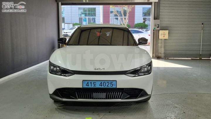 Kia EV6 2022 KNAC281BFNA062846 — 3