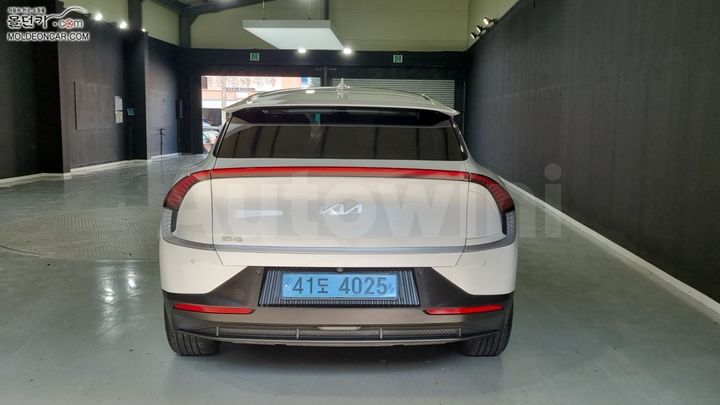 Kia EV6 2022 KNAC281BFNA062846 — 4