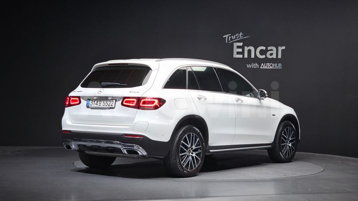 Mercedes-Benz GLC Class 2021 — 2