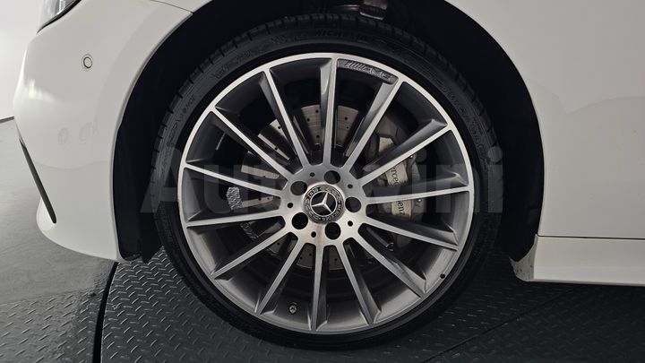 Mercedes-Benz E Class 2023 — 5
