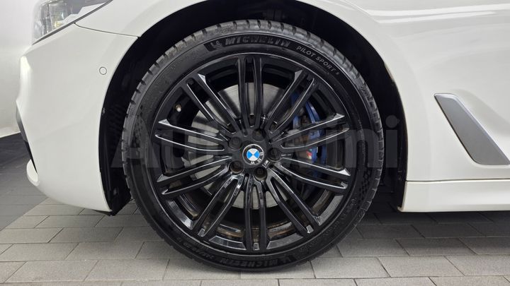 BMW 5 Series 2018 — 5