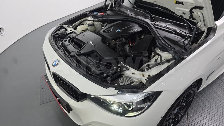 BMW 3 Series 2021 — 5