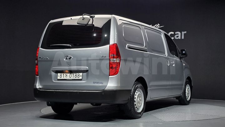 Hyundai Starex 2019 — 2