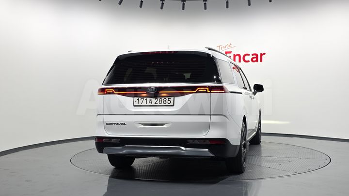 Kia Carnival 2021 — 4