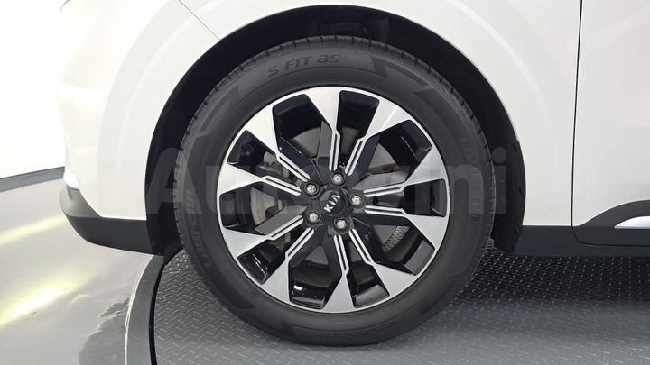 Kia Carnival 2021 — 5