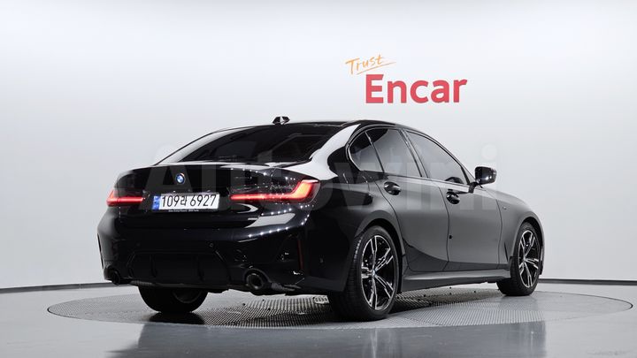 BMW 3 Series 2023 — 2