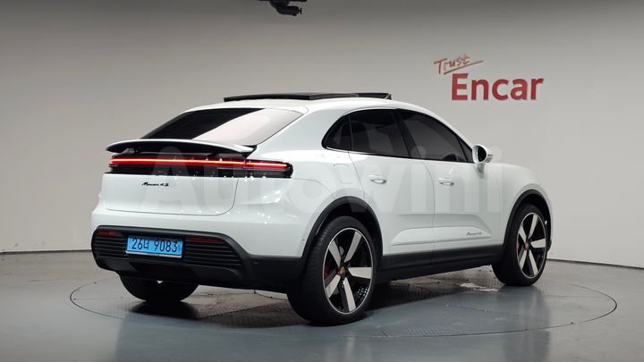 Porsche Macan 2025 — 2