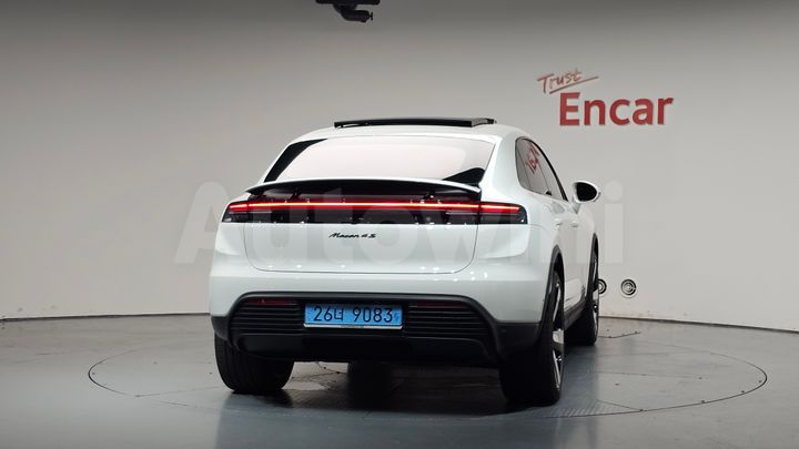 Porsche Macan 2025 — 4