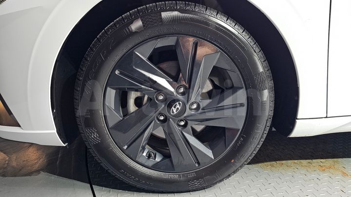 Hyundai Avante 2023 — 5