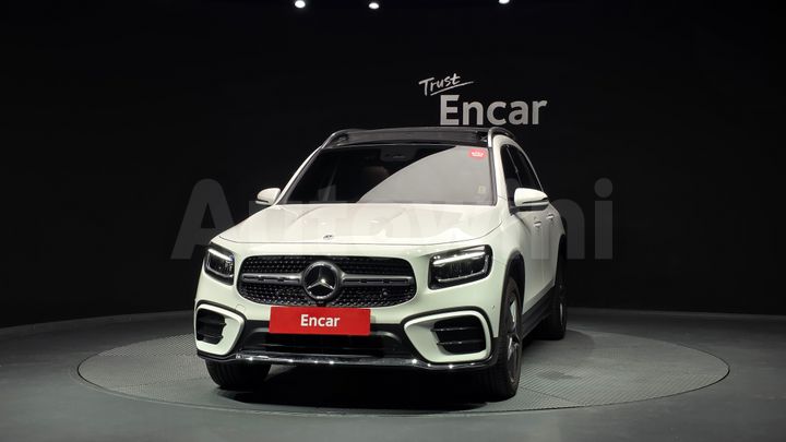 Mercedes-Benz GLB Class 2025 — 3