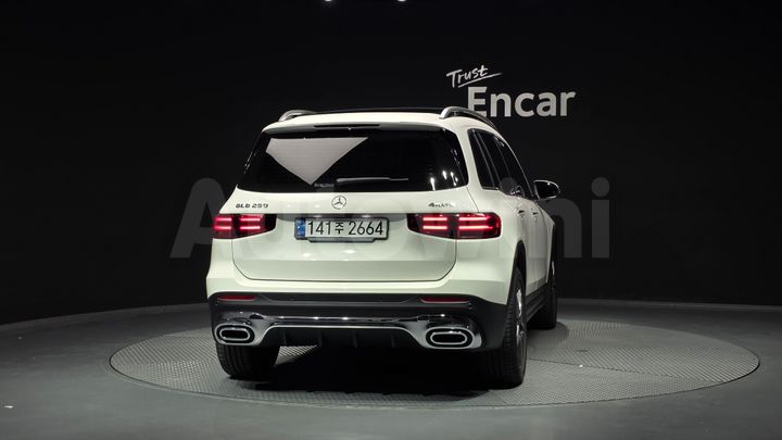 Mercedes-Benz GLB Class 2025 — 4