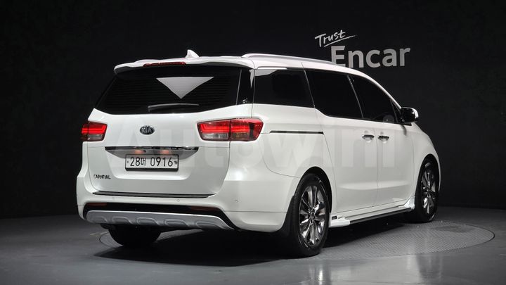 Kia Carnival 2016 — 2