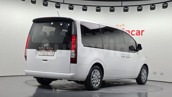 Hyundai Staria 2024 — 2