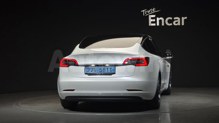 Tesla Model 3 2020 — 4