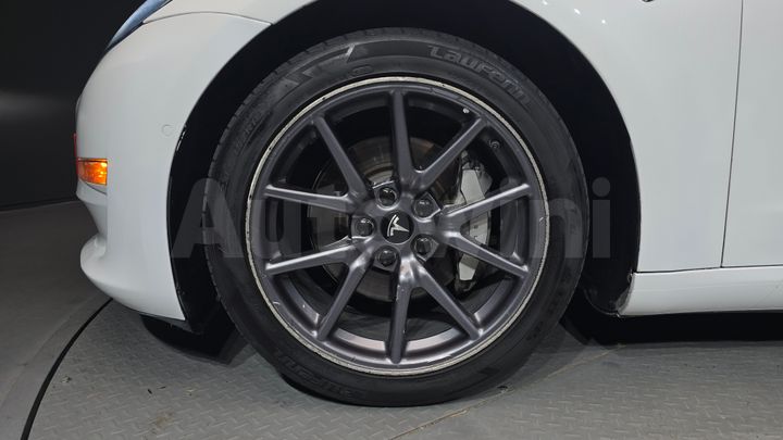 Tesla Model 3 2020 — 5