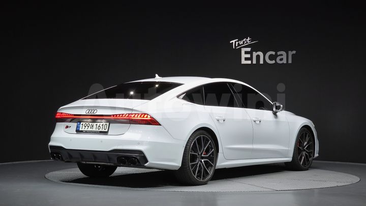 Audi S7