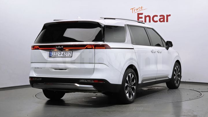 Kia Carnival 2023 — 2