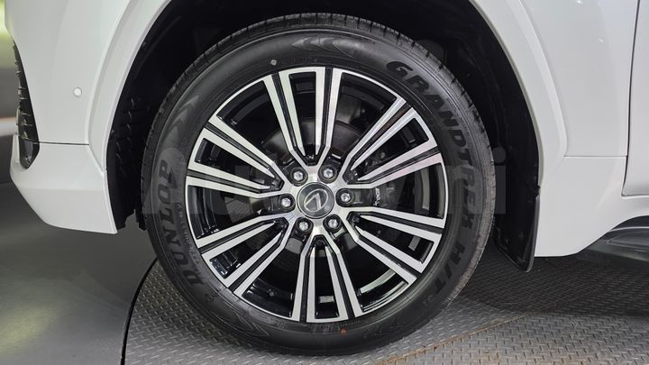 Lexus LX