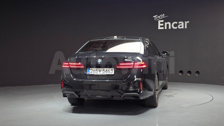 BMW 5 Series 2026 — 4