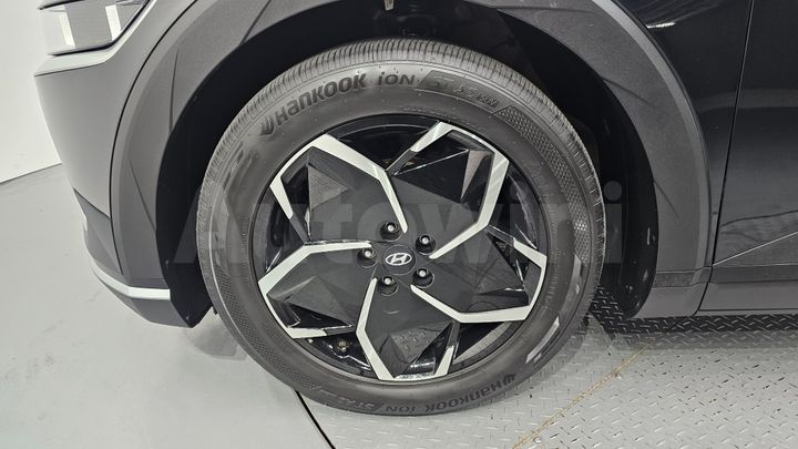 Hyundai Ioniq5 2023 — 5