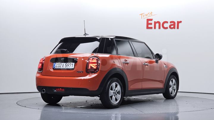 Mini Cooper 2021 — 2