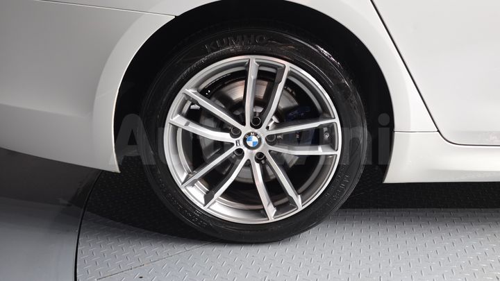 BMW 5 Series 2017 — 5