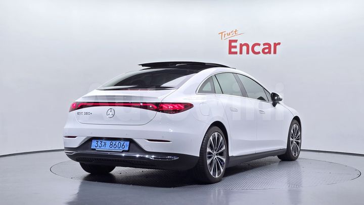 Mercedes Benz EQE