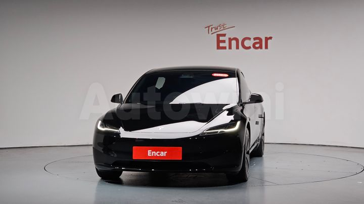 Tesla Model 3 2024 — 2