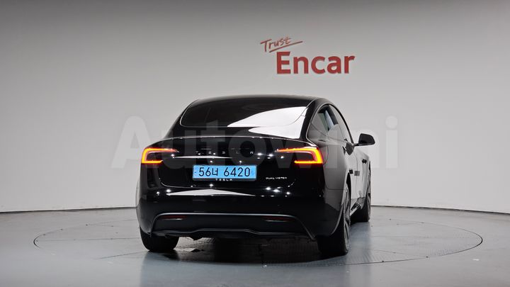 Tesla Model 3 2024 — 3