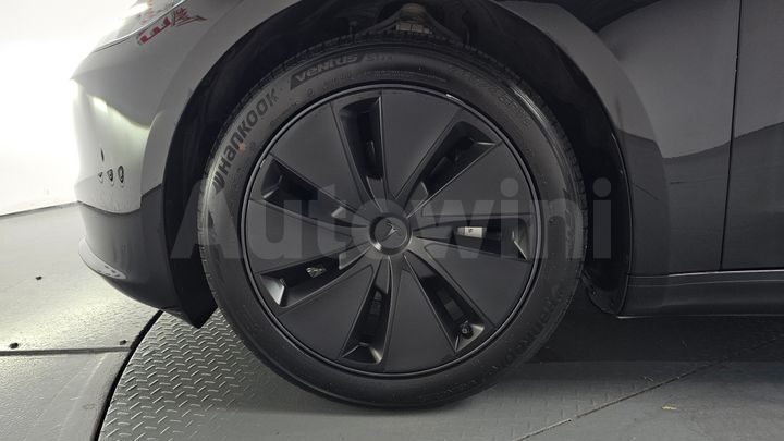 Tesla Model 3 2024 — 4