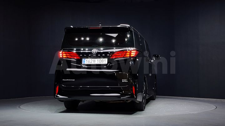 Toyota Alphard 2024 — 4