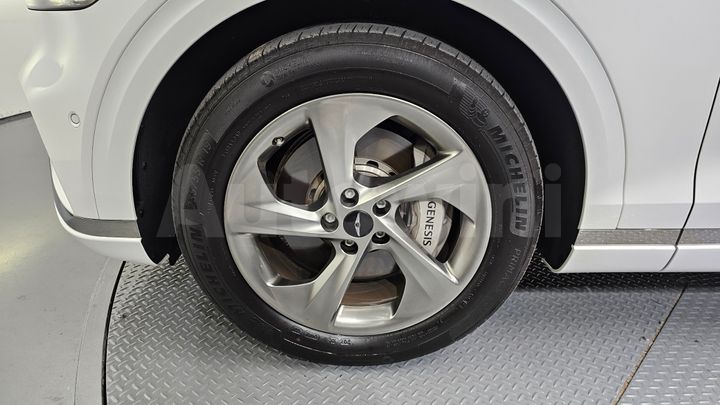 Genesis GV70 2025 — 5