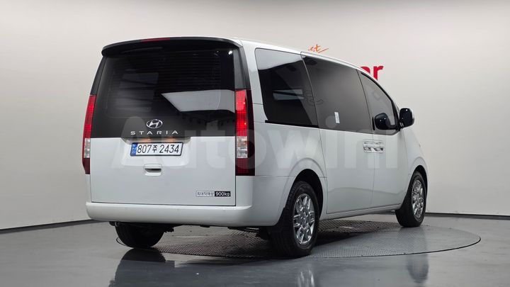 Hyundai Staria 2023 — 2