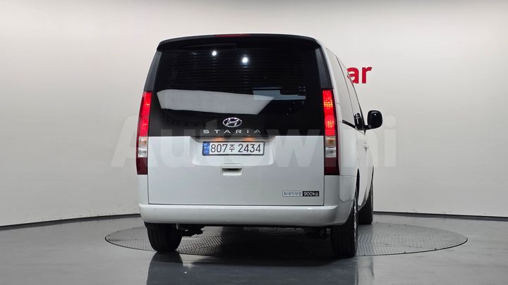 Hyundai Staria 2023 — 4